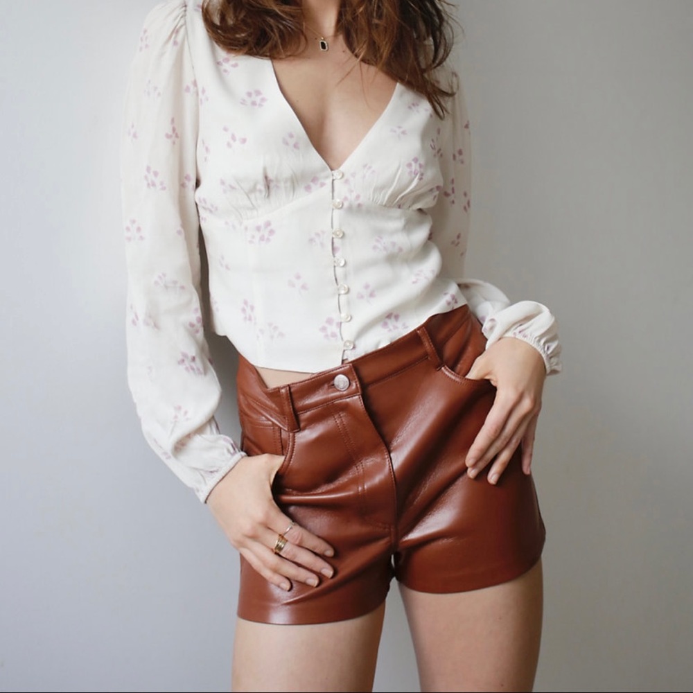 Aritzia Wilfred Melina Short size 00 in BLACK
